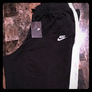 Nike man active  bottoms NWT